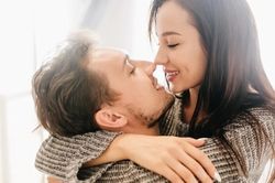 Không cần xinh đẹp, kiểu phụ nữ này mới khiến đàn ông xiêu lòng
