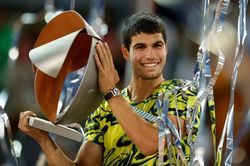 Carlos Alcaraz bảo vệ thành công chức vô địch Madrid Open, tiến sát ngôi số 1 thế giới