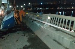 Khắc phục xong hư hỏng đường Vành đai 3 trên cao do xe khách gặp sự cố