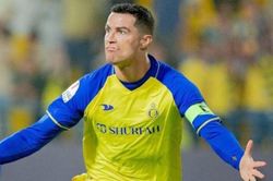 Ronaldo bất ngờ nổi giận, từ chối chụp hình với đối thủ