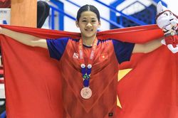 Thần đồng 14 tuổi tuyển bơi từng phá kỷ lục của Ánh Viên, lần đầu dự SEA Games đã ẵm ngay huy chương