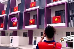 Thúy Vi xúc động và tự hào ghi lại hình ảnh cờ Việt Nam nhuộm đỏ làng VĐV SEA Games 32
