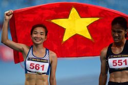 Cộng đồng mạng gọi Nguyễn Thị Oanh là 'Siêu nhân' sau thành tích giành 2 HCV trong vòng 20 phút