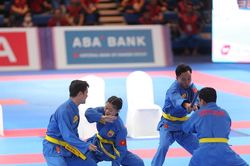 Tung đòn đẹp mắt, võ sĩ vovinam giành HCV đa luyện vũ khí nữ