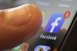 Facebook có 3 tỷ người dùng, nhưng tương lai bất ổn