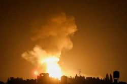 Israel không kích Dải Gaza, nhiều dân thường thương vong