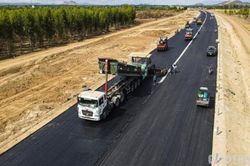 Cao tốc Vĩnh Hảo- Phan Thiết gấp rút hoàn thiện, chuẩn bị thông xe vào ngày 19/5
