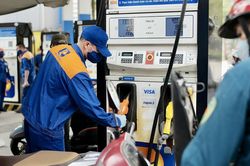Cách tính giá bán lẻ xăng dầu chưa phù hợp với biến động thị trường