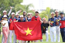 VĐV 15 tuổi giúp Việt Nam giành HCV golf lịch sử tại SEA Games