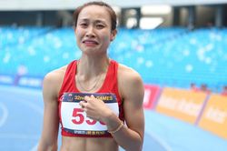 Hot girl 6 múi bật khóc nức nở khi giành HCV đầu tiên tại SEA Games 32