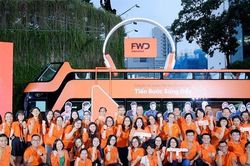 Chuyến xe xuyên Việt lan tỏa tinh thần 'Tiến bước sống đầy' của FWD chính thức lăn bánh