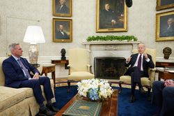 Tổng thống Biden có thể hủy chuyến đi châu Á khi Mỹ sắp vỡ nợ