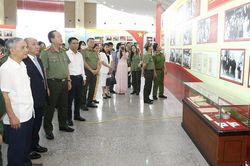 Khai mạc triển lãm '75 năm - Công an Nhân dân làm theo lời Bác'