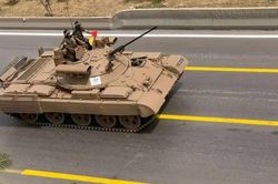 Cải tiến đặc biệt của Ukraine: Lắp tháp pháo BMP-2 lên xe tăng T-62 chiến lợi phẩm