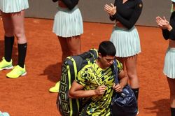 Chiếc váy ngắn gây tranh cãi tại giải quần vợt Madrid Open