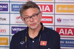 HLV Troussier: 'Tôi tự hào về quyết tâm của toàn đội'