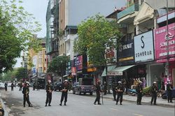 Cảnh sát khám xét nhà Tuấn 'thần đèn', trùm giang hồ xứ Thanh