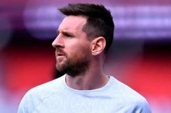 PSG: HLV Pep Guardiola hy vọng Messi được đối xử tốt; HLV Mourinho phủ nhận tin thay HLV Galtier