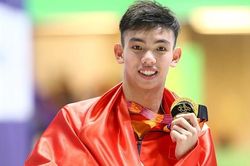 Kình ngư Huy Hoàng phải dự 2 môn thi trong 10 phút