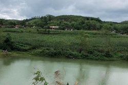 Ô tô lao thẳng xuống sông Kỳ Cùng sâu hơn 10m
