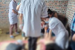 2 mẹ con bị điện giật tử vong thương tâm trong lúc làm nhà