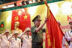 Cục Quản lý Xây dựng và doanh trại đón nhận Huân chương Bảo vệ Tổ quốc hạng Nhất
