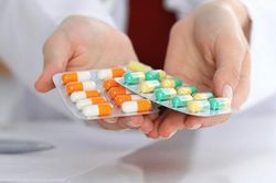Không được uống rượu khi dùng 7 loại thuốc sau