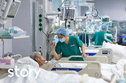 12 giờ làm việc liên tục của nữ điều dưỡng ở TP.HCM