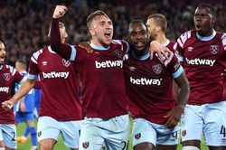 Tin nóng bóng đá sáng 12/5: Arsenal tổn thất cực nặng ở hàng thủ, Liverpool chiêu mộ sao Newcastle