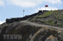 Các nước kêu gọi Armenia và Azerbaijan tìm kiếm giải pháp hòa bình