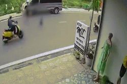 Công an thông tin vụ ông bố bất cẩn còn hành hung nữ tài xế tông phải con mình