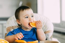 Cho trẻ em ăn bao nhiêu trái cây một ngày là đủ?