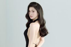 Á hậu Phương Nhi khoe vóc dáng quyến rũ trong trang phục xuyên thấu