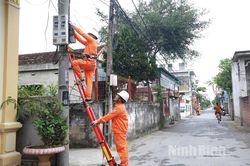 Đầu tư xây dựng các công trình đảm bảo cấp điện mùa nắng nóng ở Kim Sơn