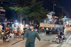 Chạy xe máy ngã ra đường, một hướng dẫn viên du lịch bị ô tô cán tử vong