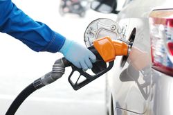 Giá xăng 'nhảy múa' thế nào từ đầu năm 2020 đến nay?