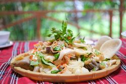 Vượt hàng chục km để ăn gỏi gà măng cụt