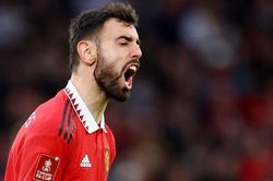 MU thiệt hại nặng nếu mất vé dự Champions League mùa sau