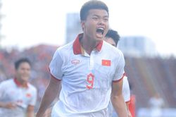 Văn Tùng đánh đầu cực chất gỡ hòa cho U22 Việt Nam trước Indonesia, cầu thủ 2 đội lao vào tranh cãi