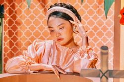 Phương Mỹ Chi bị hacker xóa MV 'Vũ Trụ Có Anh' trên YouTube