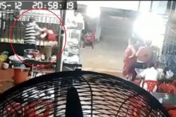 Nữ chủ quán mì quảng bị vị khách nam hành hung bầm tím mặt