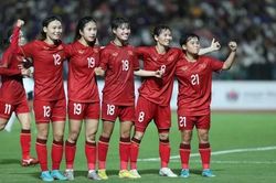 Tuyển nữ Việt Nam nhận 'liều doping' trước trận chung kết SEA Games 32