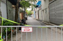 Vụ cháy khiến 4 bà cháu tử vong ở Hà Nội: 'Hàng xóm xách xô sang dập nhưng không làm gì được'