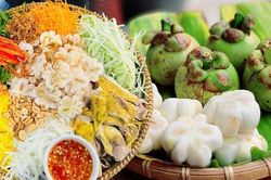 Hướng dẫn làm gỏi gà măng cụt chuẩn ngon của mẹ đảm người Huế