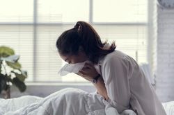 Nuốt đờm có sao không?