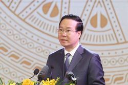 Đất nước đang rất cần sự dấn thân và lòng dũng cảm của văn nghệ sĩ