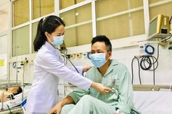 Nhập viện vì uống nhầm nước lau sàn