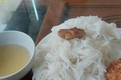 Tranh cãi suất bún 35.000 đồng chỉ có 2 miếng chả ở Sầm Sơn: Quản lý thị trường nói gì?