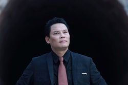 Đạo diễn Lê Quý Dương ký họa cơn mê