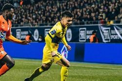 Quang Hải tiếp tục đón tin kém vui tại Pau FC